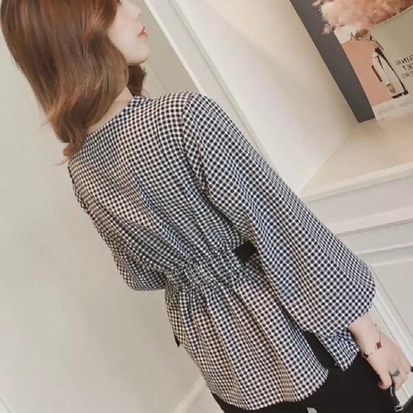 Women’s tops. L/M/S.$30 to $40 each. - Picture 8 of 12